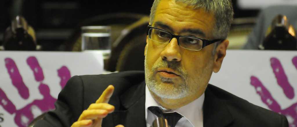 Feletti: "&iquest;Los trabajadores no tienen derecho a tomarse un vinito?"