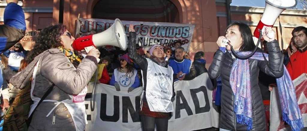 Nueva semana de paro docente en Santa Cruz, casi 90 d&iacute;as sin clase
