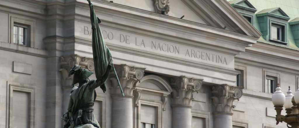 Amenaza de bomba y evacuación en la sede central del Banco Nación