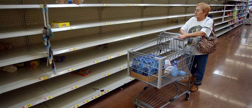 Venezuela obliga a los comercios a bajar precios, en medio de la hiperinflación