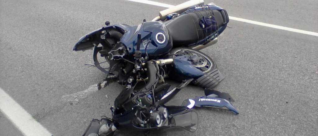 Un motoquero chocó en el Parque San Martín