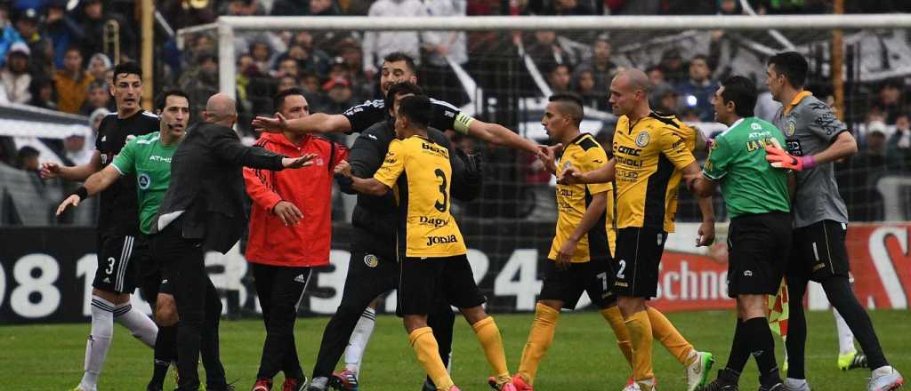 Habl&oacute; el jugador de Riestra que suspendi&oacute; el partido: "Quer&iacute;a festejar"