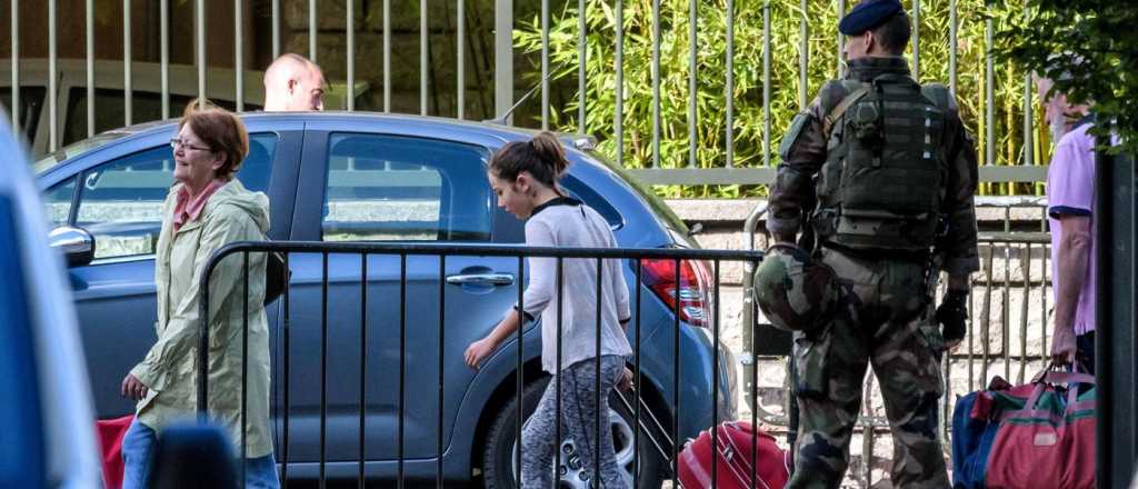 Un coche atropelló e hirió a 6 militares antiterroristas en París