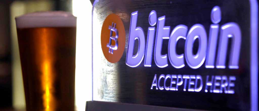 Atención: alertan por un virus que afecta a smartphones y roba bitcoins