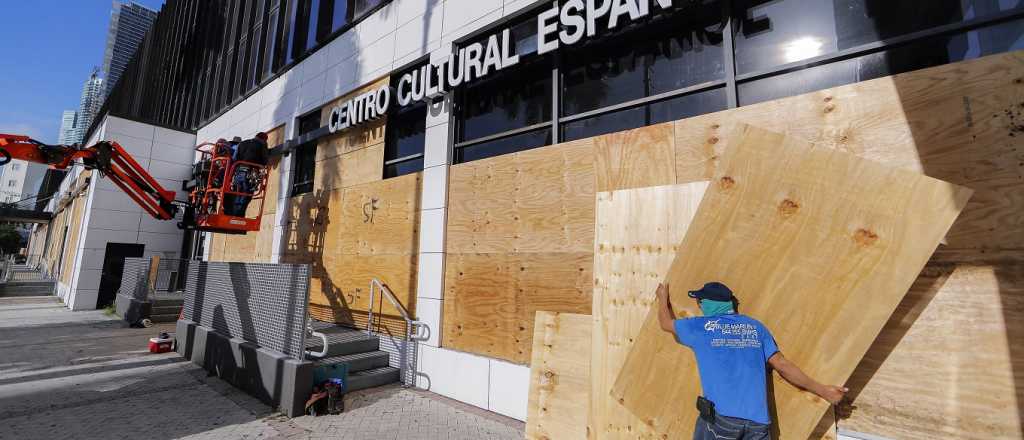 Las pruebas que deben superar las ventanas anti huracanes 