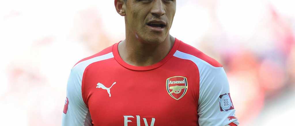 Alexis S&aacute;nchez se cree Romeo Santos