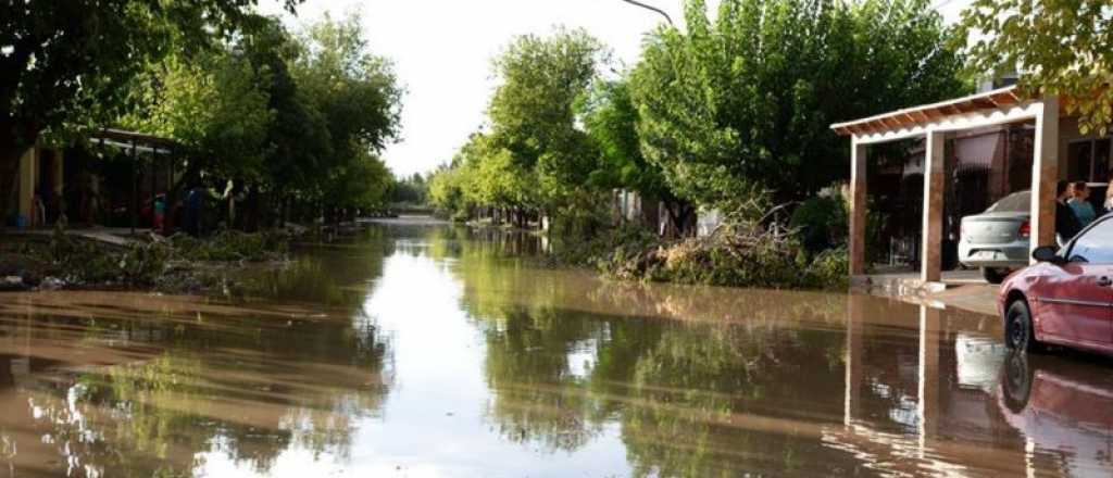 Temporal: 30 centímetros de agua en las calles de Santa Rosa 