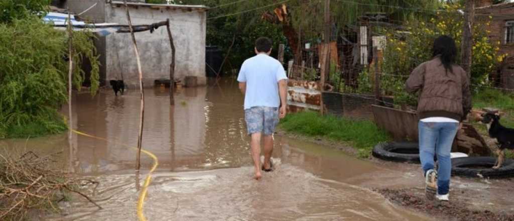 Video: casas anegadas y riesgo de derrumbe en San Mart&iacute;n por la tormenta
