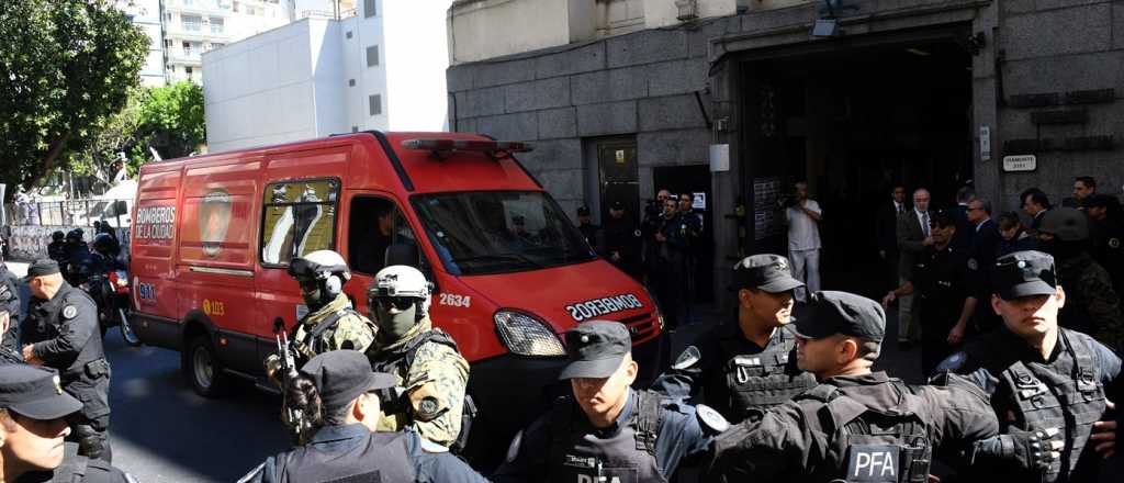 Tres m&eacute;dicos habr&iacute;an filtrado la foto del cuerpo de Maldonado