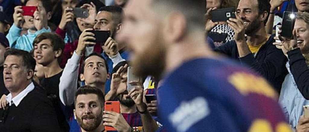 La foto viral del fin de semana futbolero: Messi le saca una foto a Messi