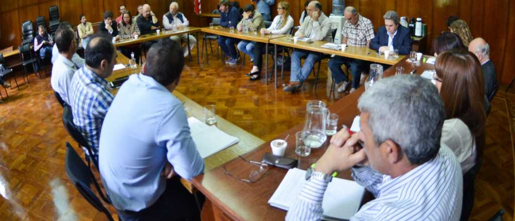 Reunión de empresarios y legisladores para rechazar el impuesto al vino