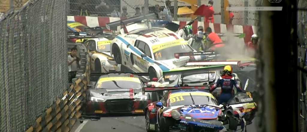 16 autos protagonizaron un choque múltiple en el Gran Turismo
