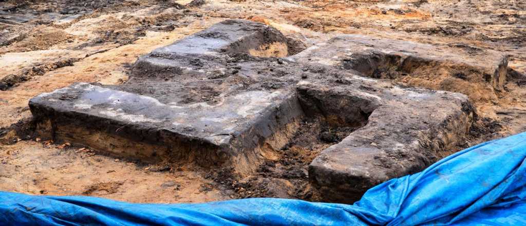 Remodelaban un club en Alemania y encontraron una cruz esvástica enterrada