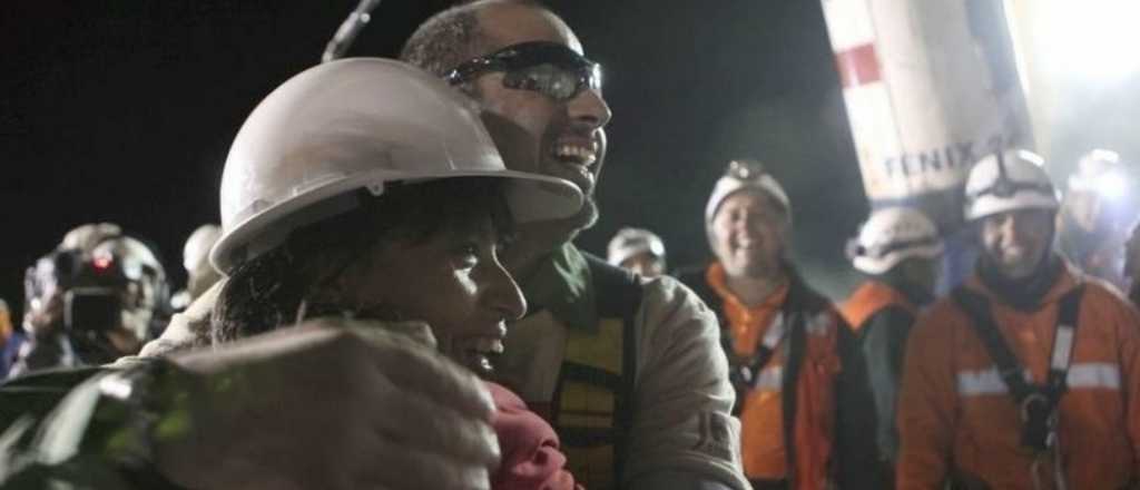 El aliento de ''Los 33'' mineros de Chile a los 44 tripulantes del submarino
