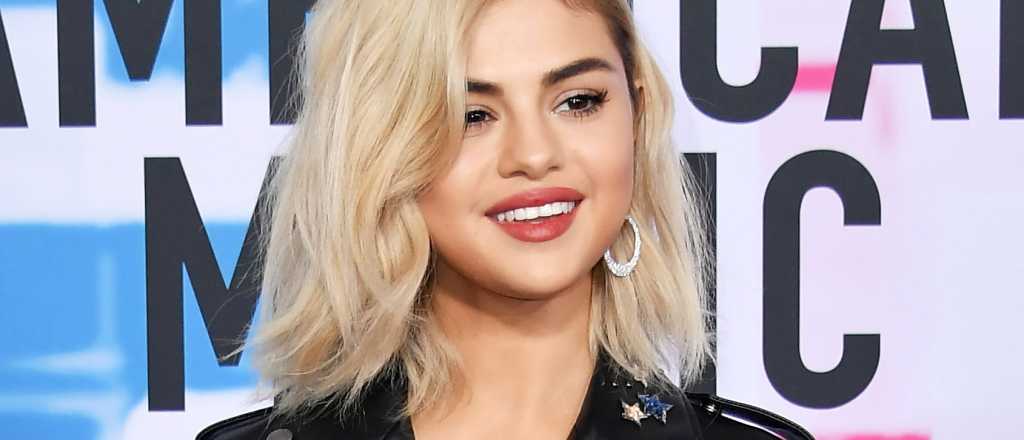 Selena G&oacute;mez celebr&oacute; un nuevo premio con una sexy producci&oacute;n