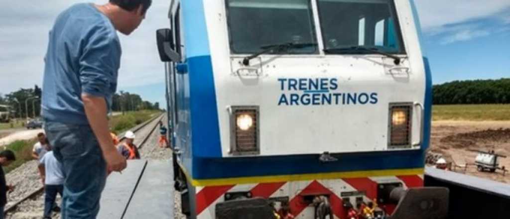Papelón: inauguraron un puente ferroviario demasiado angosto para el tren