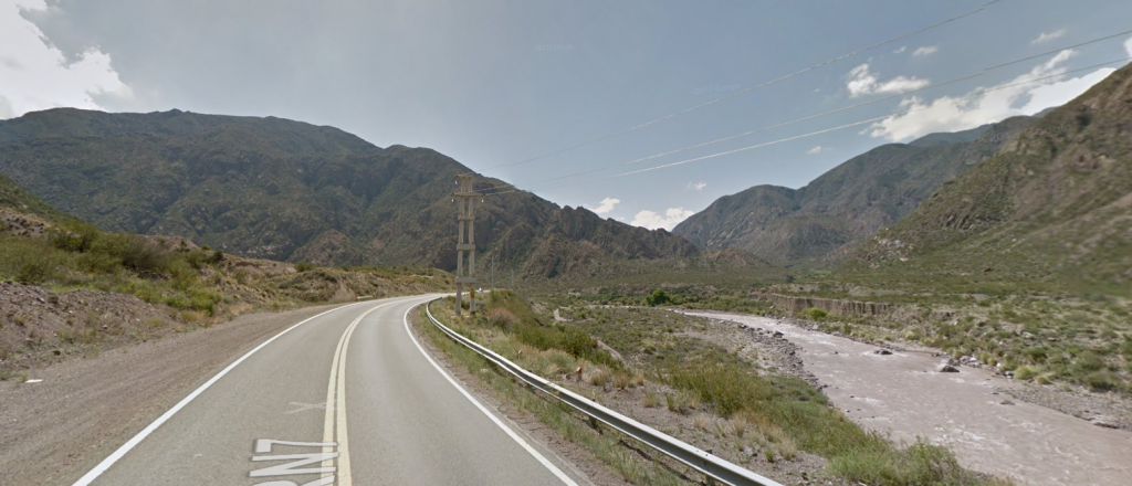 Ruta 7 intransitable en Potrerillos y Uspallata por caída de piedras