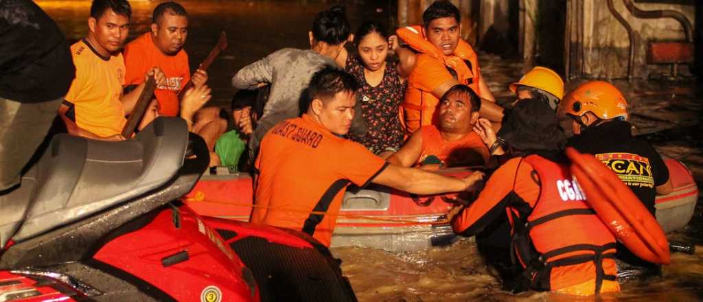 La tormenta Tembin dejó 240 muertos en Filipinas y se dirige a Vietnam