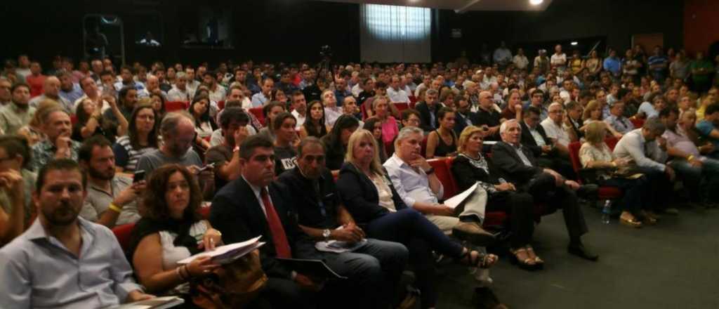 En una audiencia pública, el Gobierno defendió el fracking en Mendoza