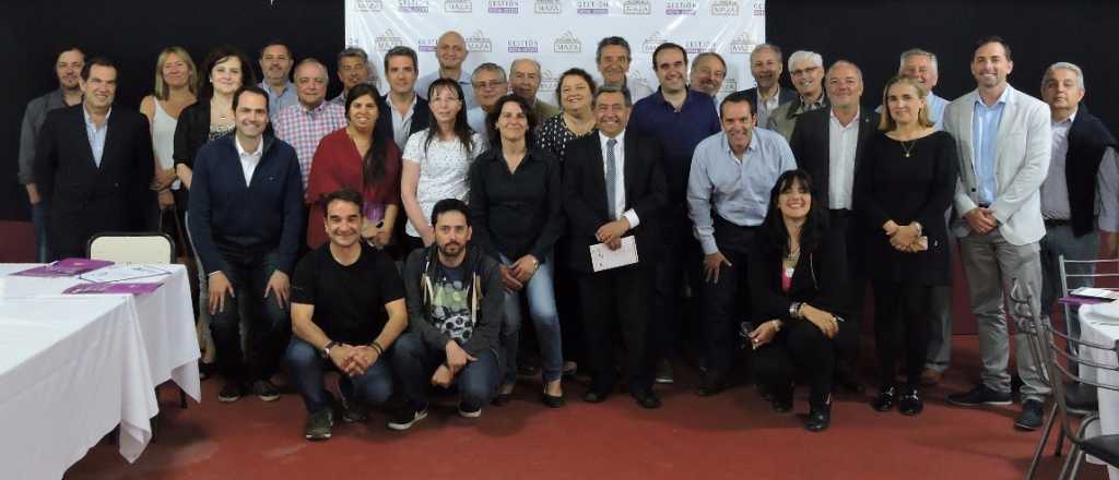 Quincho: Feroz pelea empresaria... ¡Por una "cola" en WhatsApp!