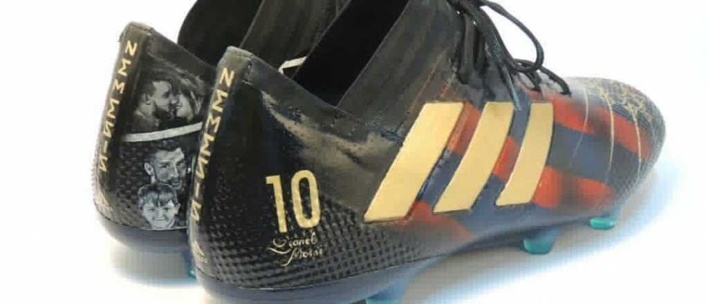 Messi present&oacute; nuevos botines personalizados con im&aacute;genes de su vida