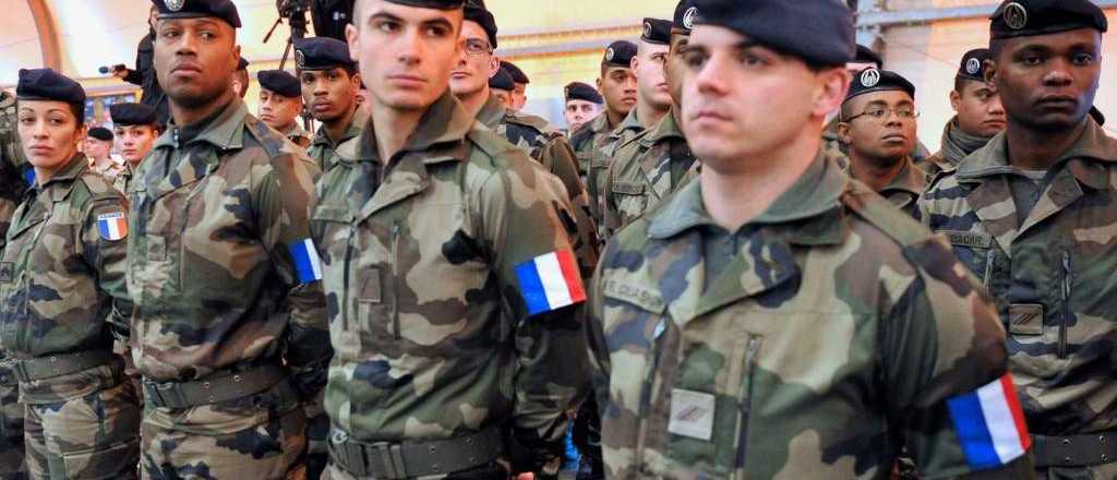 Francia volver&aacute; a instaurar el servicio militar obligatorio