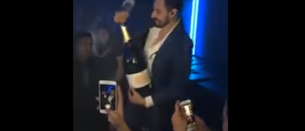 Video: rompió una botella de champagne de 35.000 euros