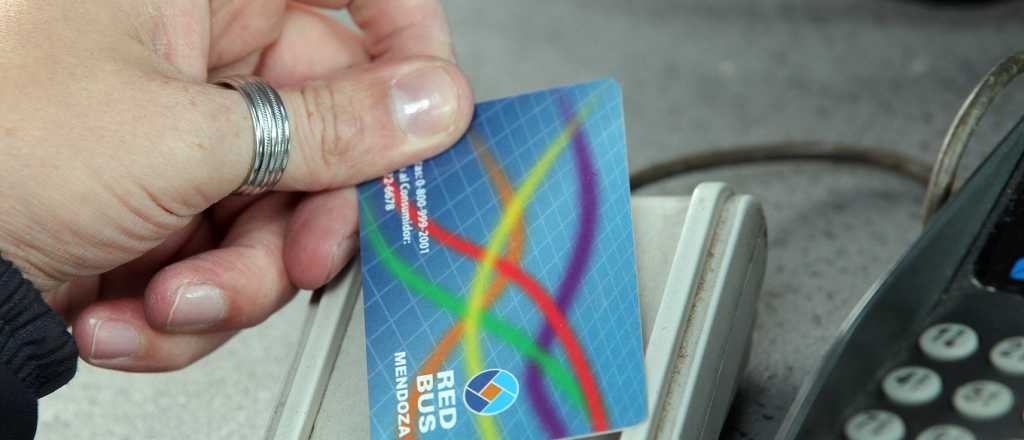 Adelantaron la entrega de los abonos escolares