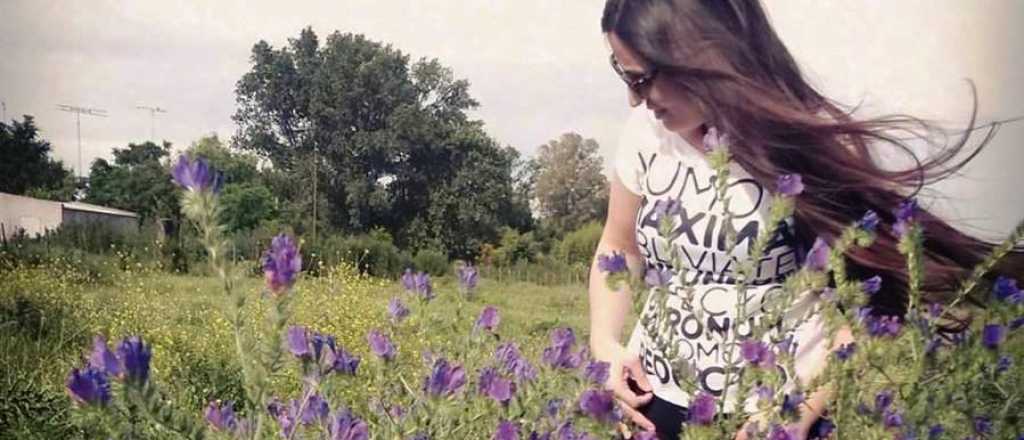 Le arm&oacute; un manual a su abuela para que use WhatsApp y conmovi&oacute; a todos