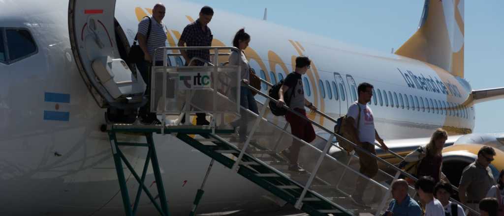 El Gobierno quiere habilitar vuelos de cabotaje "antes del verano"  