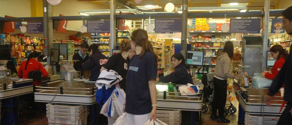 El sueldo básico de un empleado de comercio será de $220 mil