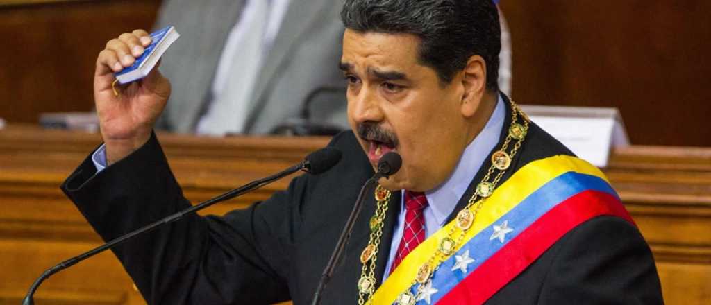 Maduro insiste en un plan de Estados Unidos para derrocarlo
