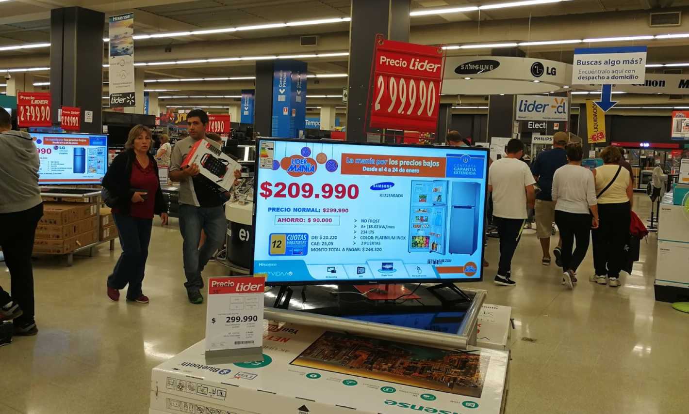 Tironeo en el Gabinete por un posible impuesto a los viajes al exterior