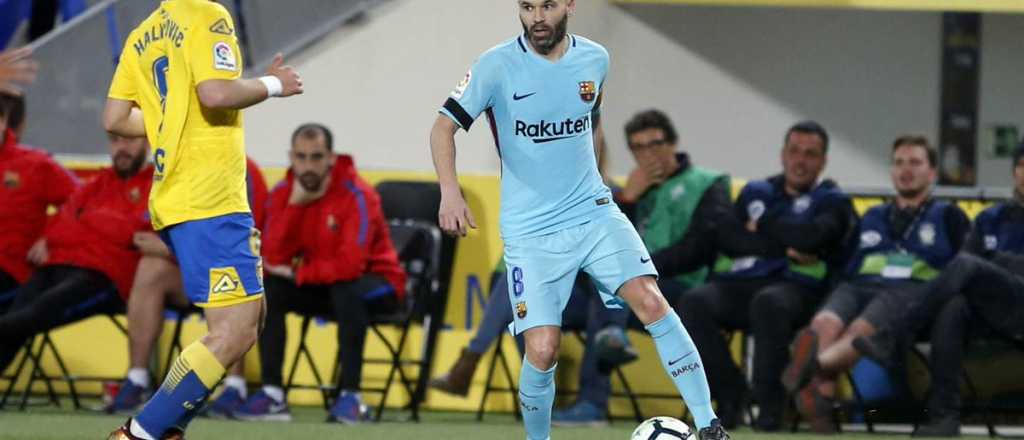 Un club quiso homenajear a Iniesta pero public&oacute; una desubicada foto