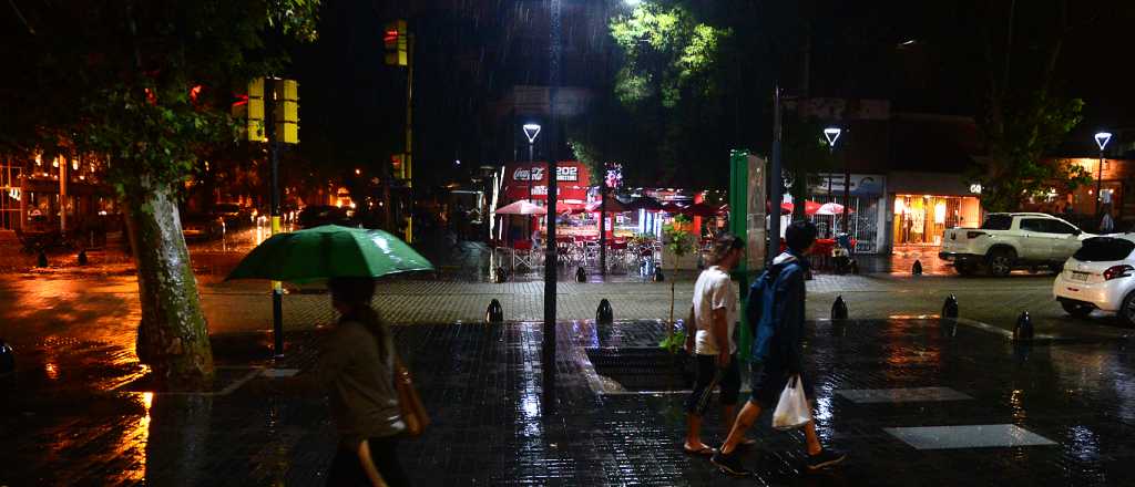 La resistencia de C&oacute;rdoba, Mendoza y CABA demor&oacute; el DNU del toque de queda