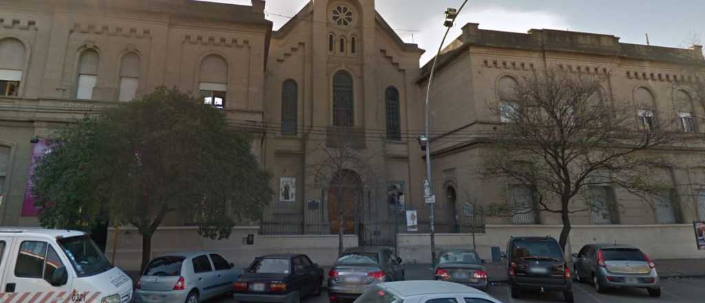 Seg&uacute;n un colegio cat&oacute;lico cordob&eacute;s, la mujer deber ser sumisa al hombre