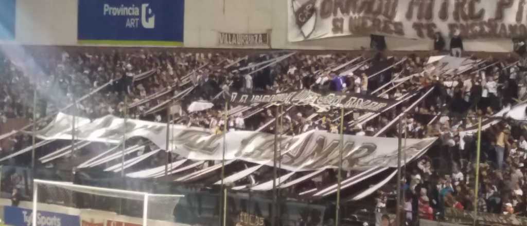 Violencia sin fin: barras de Platense agredieron a sus jugadores tras un partido