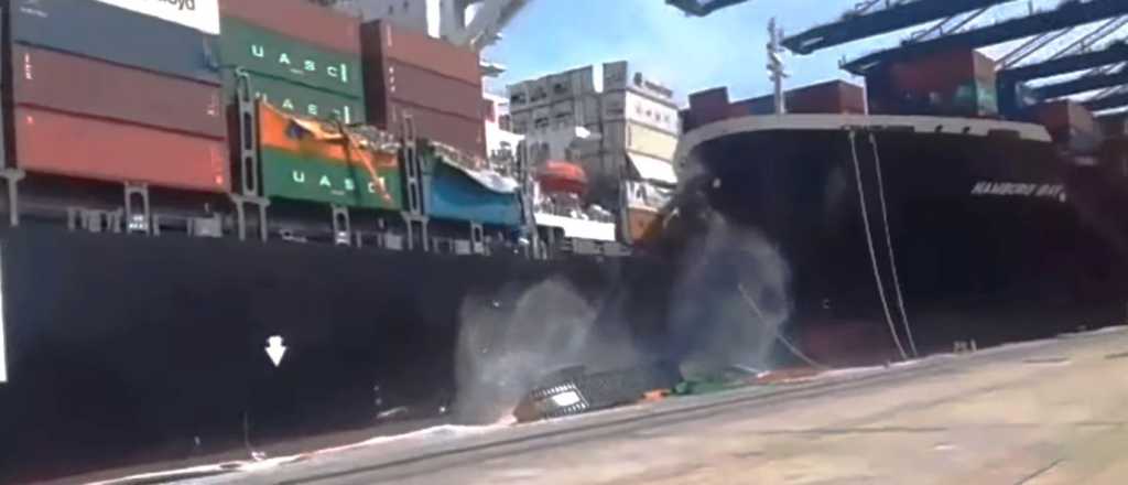 Video: impresionante choque de dos barcos en Pakistán