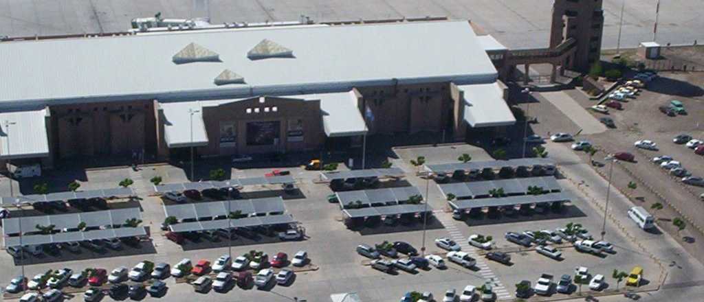 El sector tur&iacute;stico, "aterrado" por el cierre del aeropuerto