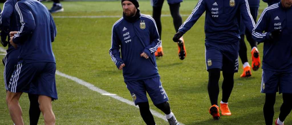 Messi entrenó a la par del resto y estaría unos minutos ante España