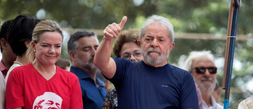 Lula se entregaría esta tarde a la Justicia