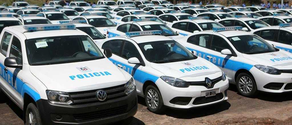 Estacionó con su mujer discapacitada en un puente y lo molieron a golpes