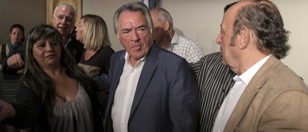 Barrionuevo se arrepinti&oacute; y volvi&oacute; a apoyar a Milei