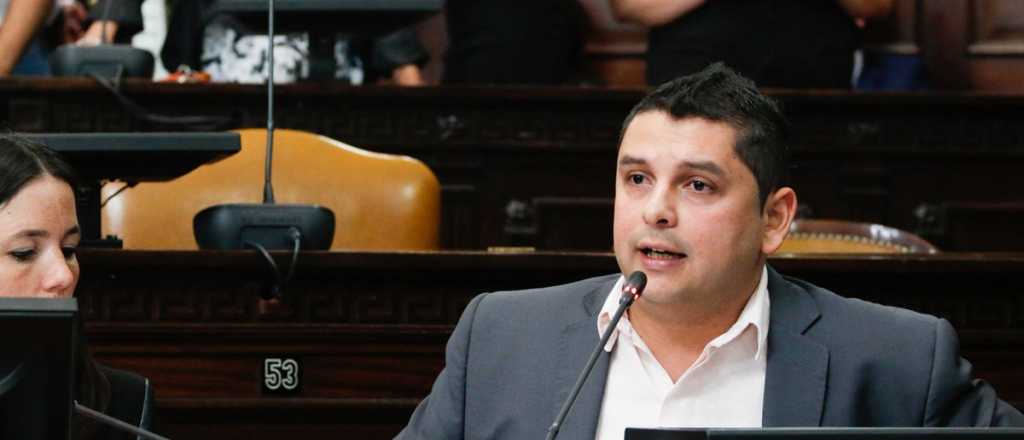 El senador Víctor D'Avila borró "tuits" contra Mendoza Post