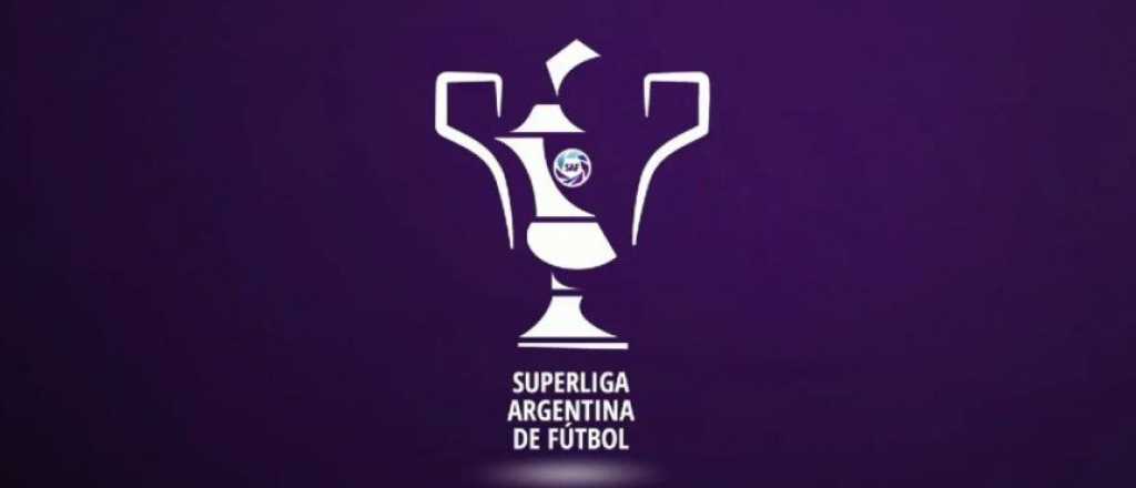 La Superliga presentó en sociedad el trofeo que se llevará el campeón