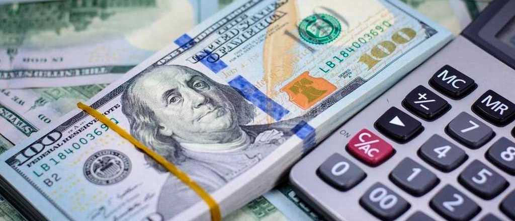Dólar hoy: la divisa sube un peso y cotiza a $ 61 en el Banco Nación