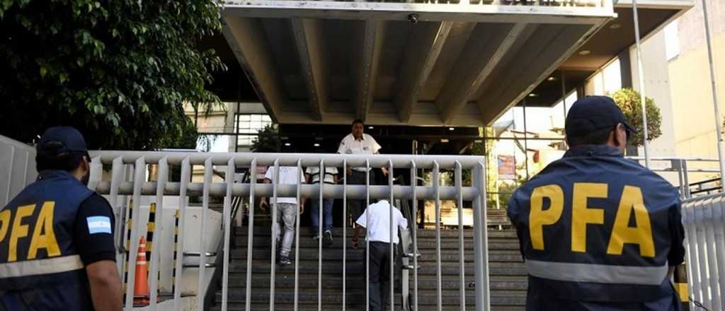 Allanan la sede de camioneros por maniobras extorsivas