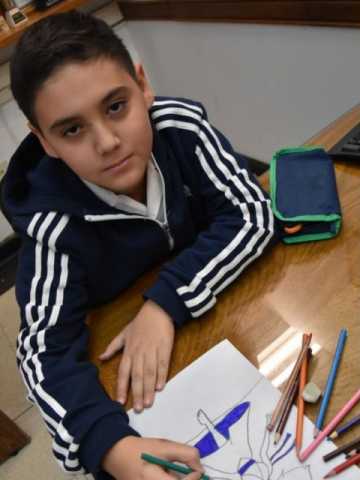 Crónica Opresor muerte El niño sanjuanino de 10 años que vende sus dibujos para comprar lápices -  Mendoza Post