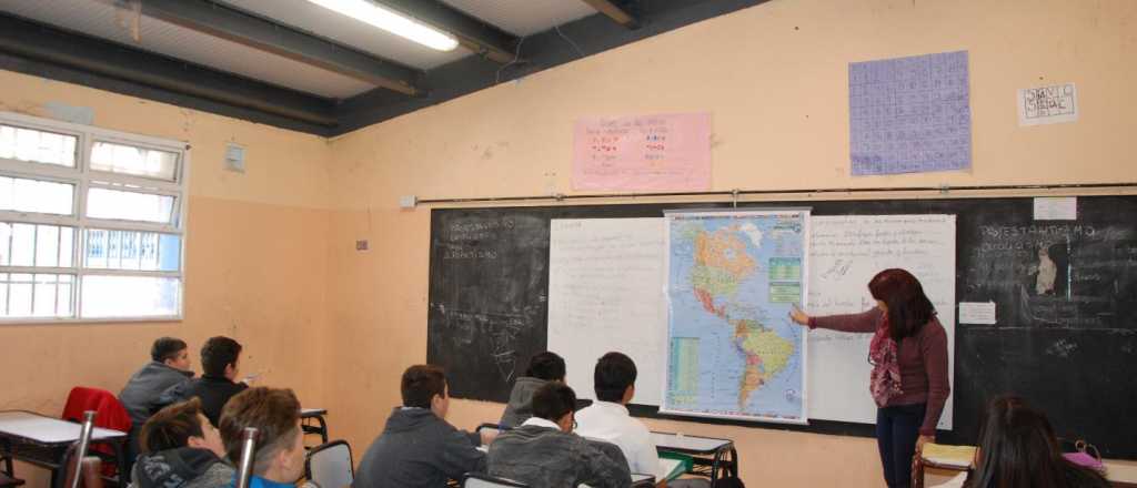 El viernes cobran el medio aguinaldo los docentes suplentes de Mendoza