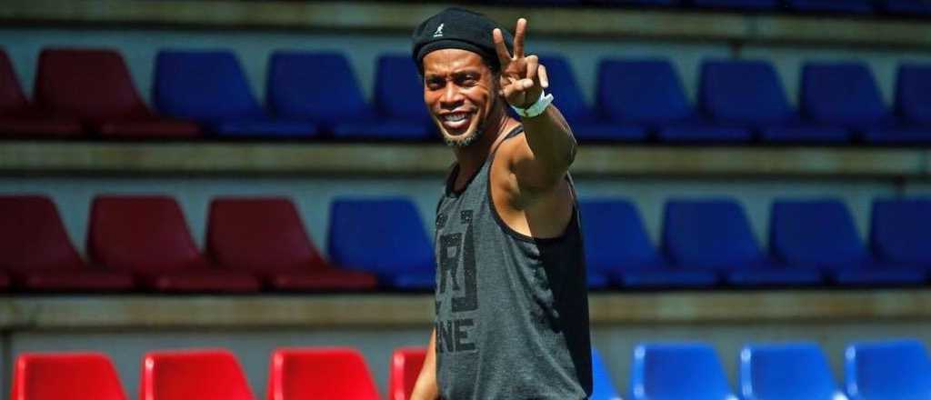 Ronaldinho se casará con sus dos novias
